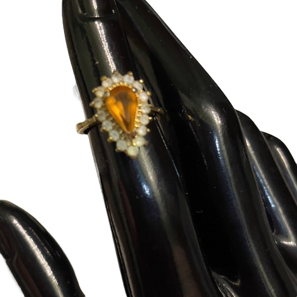 Vintage gold cubic zirconia statement ring - Picture 8 of 9